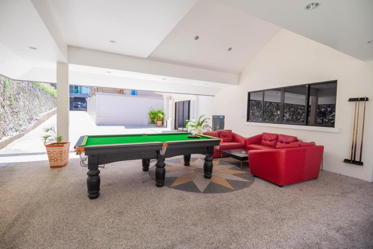 Luxury Pool 4 Bedroom 900m 1.5 Km Downtown Villa Pattaya